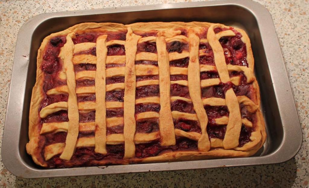 Veganský koláč s&nbsp;jahodami