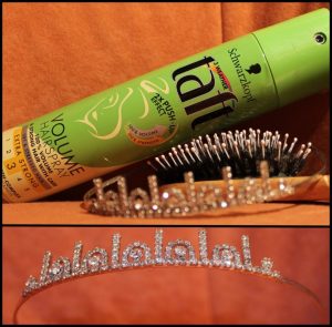 accessories body doplňky dress Get ready with me hair líčení make-up parfém perfume  ples prom šaty tělo vlasy avon alverde elf dove manufaktura 82 sunrise british victoria's secret lips rty oči eye