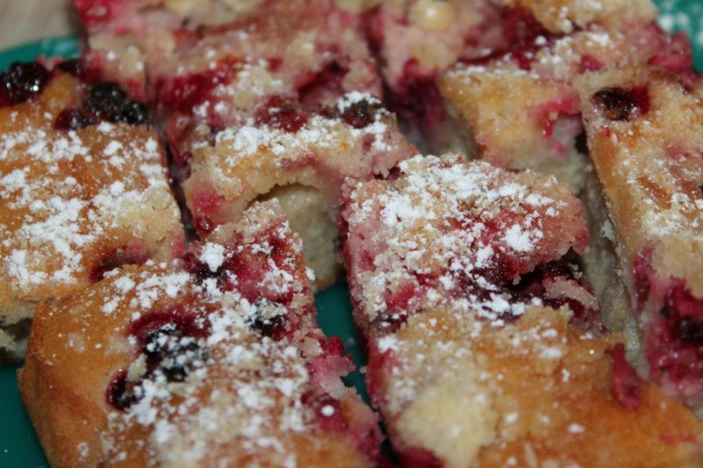 Jahodovo-rybízový koláč