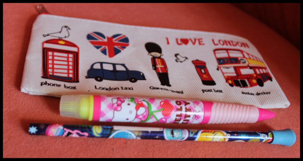  accessories angličtina book candles Christmas Christmas jumper dárky doplňky english gifts Hagrid Harry Potter Hello Kitty kniha London Medard panda Spongebob svíčky Vánoční svetr